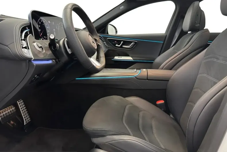 Mercedes-Benz E 400 (Clasa E) din 2025 cu 16.500 km - oferta MER240994 - foto 8