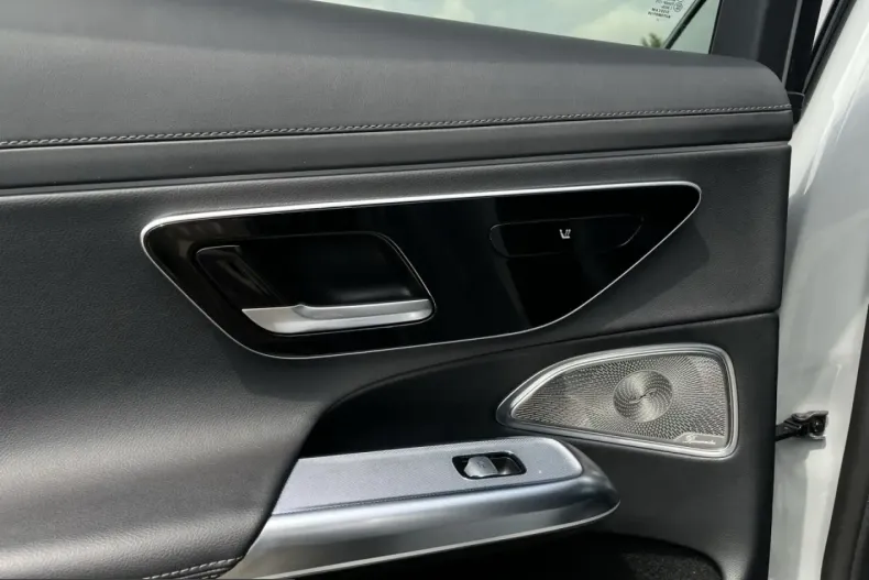 Mercedes-Benz E 400 (Clasa E) din 2023 cu 68.130 km - oferta MER240996 - foto 23