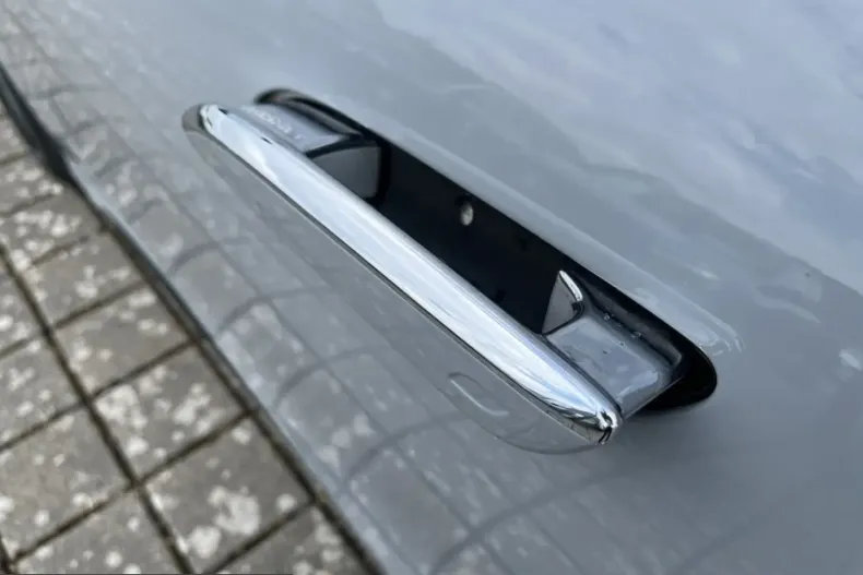Mercedes-Benz E 400 (Clasa E) din 2023 cu 68.130 km - oferta MER240996 - foto 26