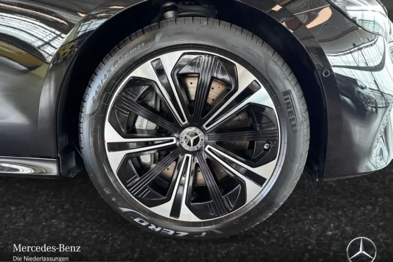 Mercedes-Benz E 300 (Clasa E) din 2025 cu 6.368 km - oferta MER240999 - foto 6