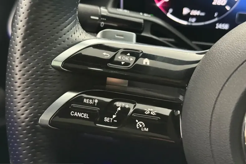 Mercedes-Benz GLC 300 (Clasa GLC) din 2024 cu 15.000 km - oferta MER241004 - foto 14