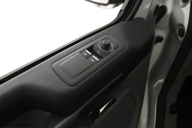 Ford Tourneo Custom din 2024 cu 28.648 km - oferta FOR241025 - foto 9