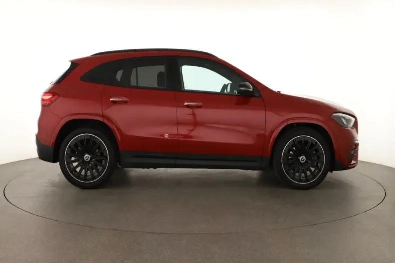 Mercedes-Benz GLA 200 (Clasa GLA) din 2024 cu 10.870 km - oferta MER241051 - foto 6