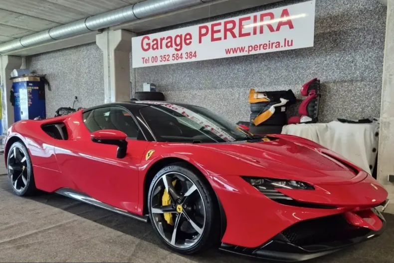 Ferrari SF90 din 2022 cu 3.800 km - oferta FER241068 - foto 1
