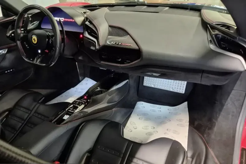 Ferrari SF90 din 2022 cu 3.800 km - oferta FER241068 - foto 6