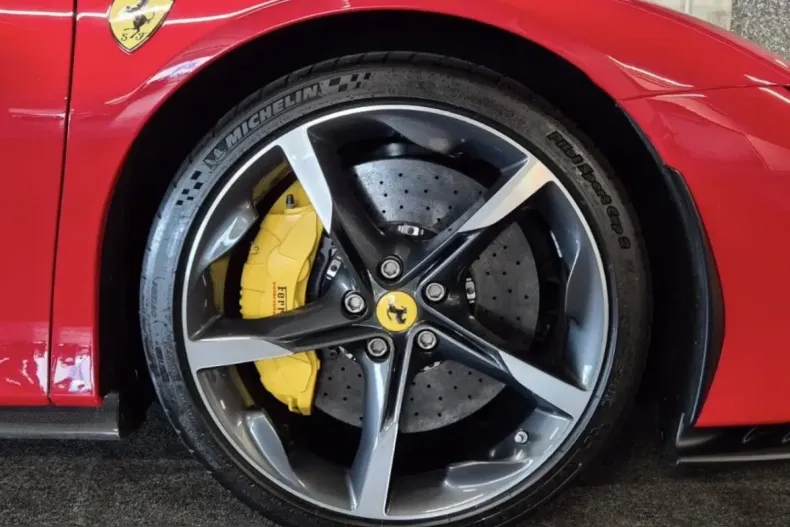 Ferrari SF90 din 2022 cu 3.800 km - oferta FER241068 - foto 15