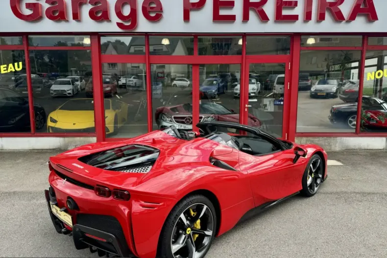 Ferrari SF90 din 2023 cu 2.990 km - oferta FER241071 - foto 2