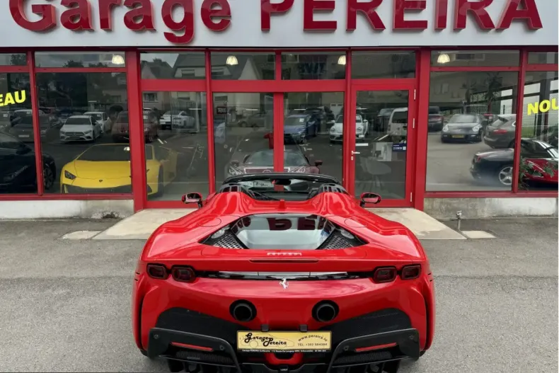 Ferrari SF90 din 2023 cu 2.990 km - oferta FER241071 - foto 5