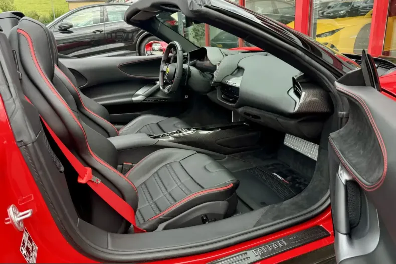 Ferrari SF90 din 2023 cu 2.990 km - oferta FER241071 - foto 10