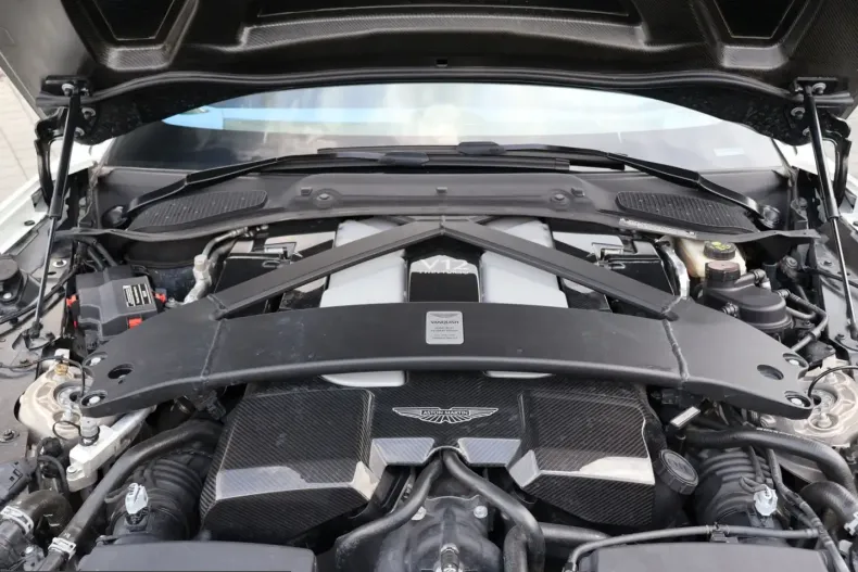 Aston Martin Vanquish din 2024 cu 12.500 km - oferta AST241079 - foto 36