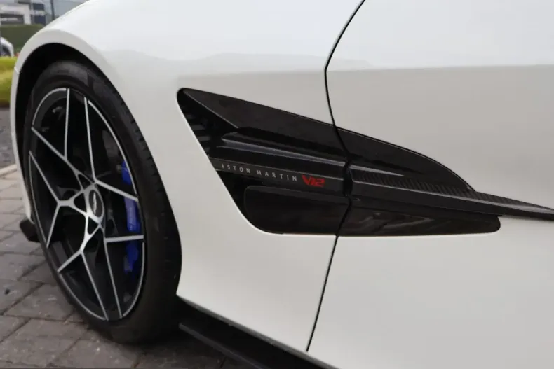 Aston Martin Vanquish din 2024 cu 12.500 km - oferta AST241079 - foto 38