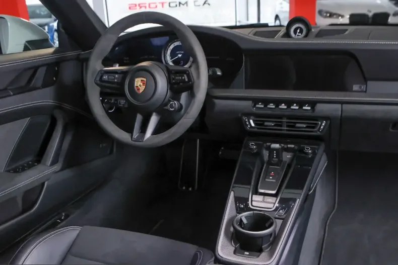 Porsche 992 din 2023 cu 4.900 km - oferta POR241081 - foto 9