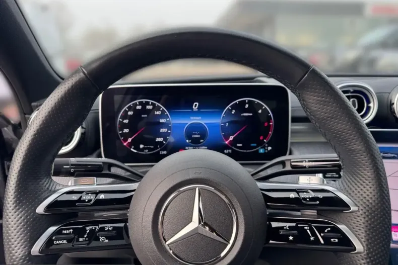 Mercedes-Benz C 300 (Clasa C) din 2023 cu 55.955 km - oferta MER241086 - foto 8