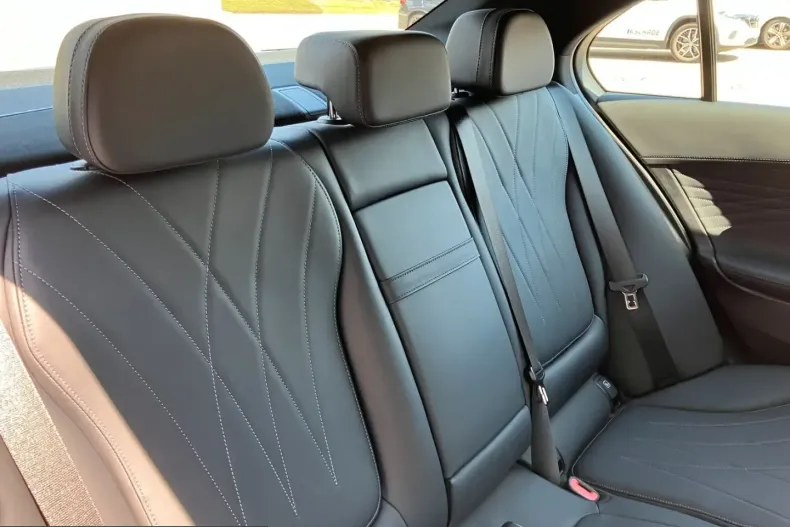 Mercedes-Benz C 300 (Clasa C) din 2024 cu 35.500 km - oferta MER241087 - foto 8