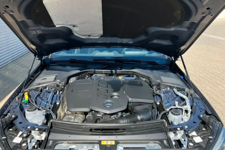 Mercedes-Benz C 300 (Clasa C) din 2024 cu 35.500 km - oferta MER241087 - foto 11