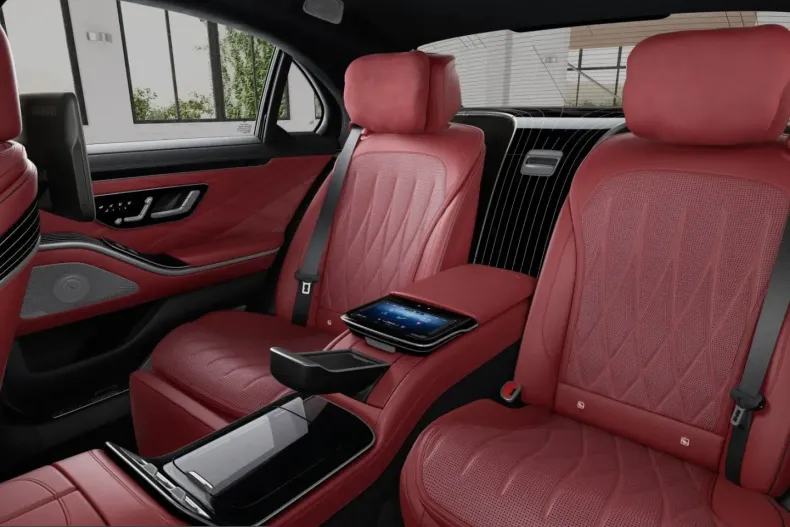 Mercedes-Benz S 63 AMG (Clasa S) din 2025 cu 4.900 km - oferta MER241088 - foto 9