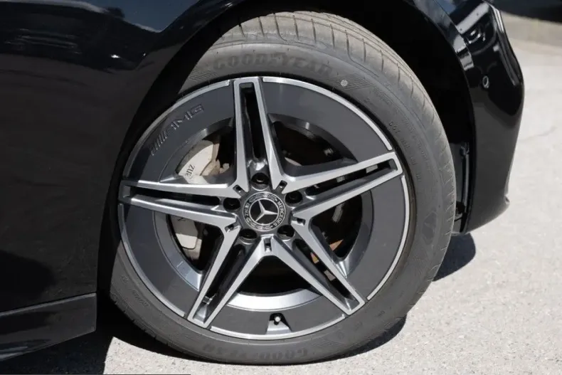 Mercedes-Benz C 300 (Clasa C) din 2023 cu 24.129 km - oferta MER241090 - foto 6