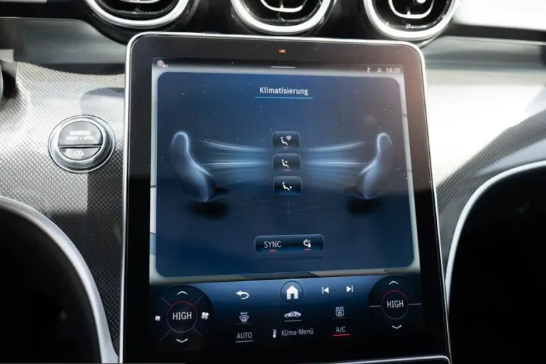 Mercedes-Benz C 300 (Clasa C) din 2023 cu 24.129 km - oferta MER241090 - foto 13