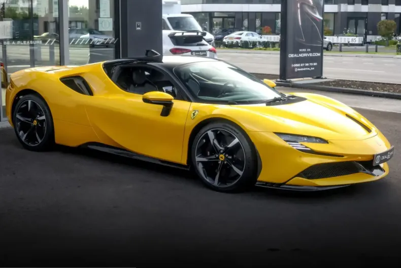 Ferrari SF90 din 2022 cu 2.644 km - oferta FER241094 - foto 6