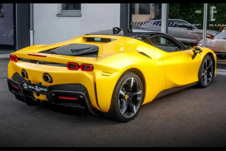 Ferrari SF90 din 2022 cu 2.644 km - oferta FER241094 - foto 7