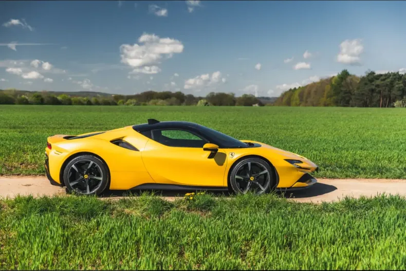 Ferrari SF90 din 2022 cu 2.644 km - oferta FER241094 - foto 20