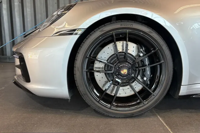 Porsche 992 din 2024 cu 9.750 km - oferta POR241096 - foto 3