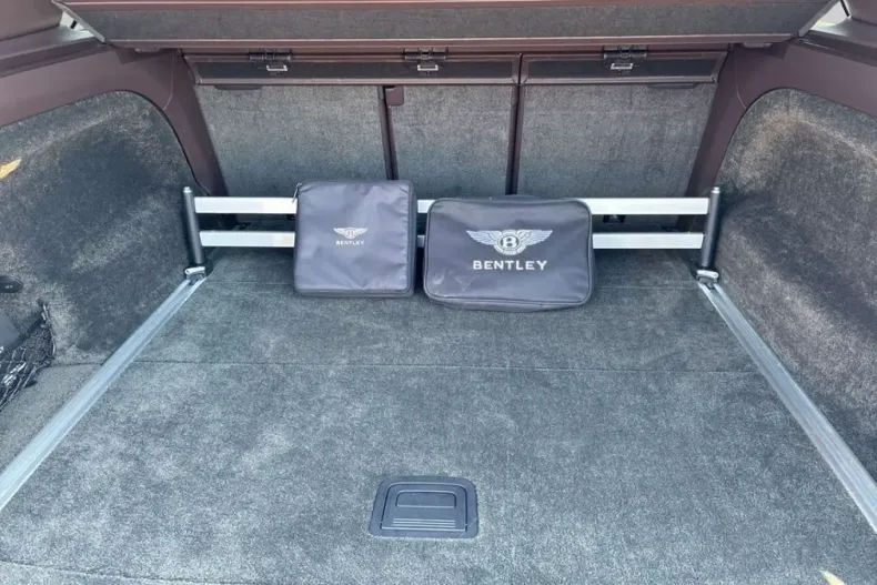 Bentley Bentayga din 2022 cu 69.999 km - oferta BEN241099 - foto 11