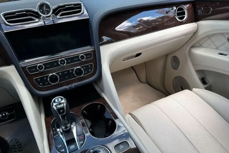 Bentley Bentayga din 2022 cu 23.963 km - oferta BEN241100 - foto 27