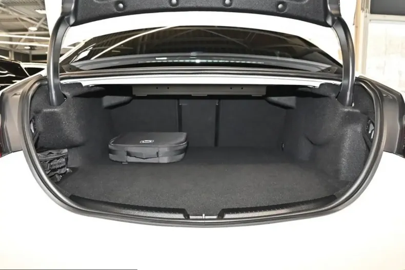 Mercedes-Benz C 300 (Clasa C) din 2024 cu 14.698 km - oferta MER241110 - foto 21