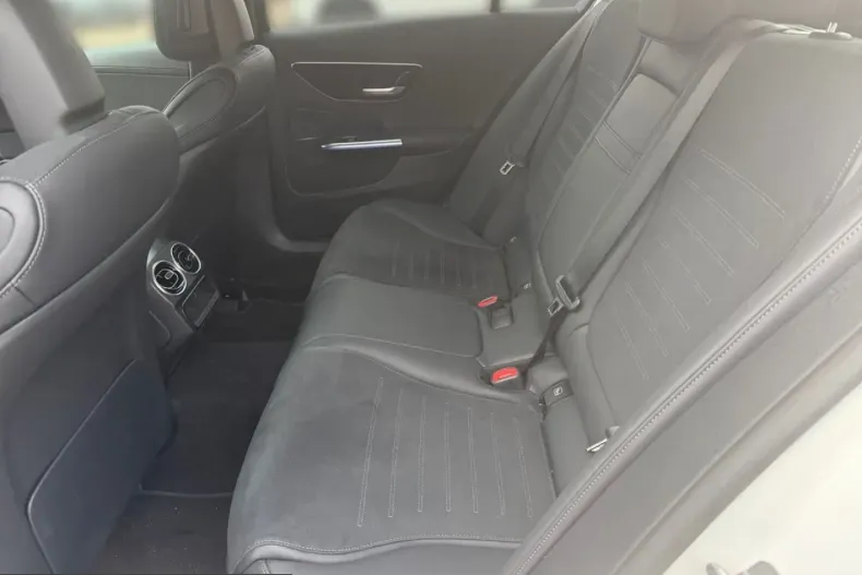 Mercedes-Benz C 200 (Clasa C) din 2024 cu 28.000 km - oferta MER241112 - foto 11