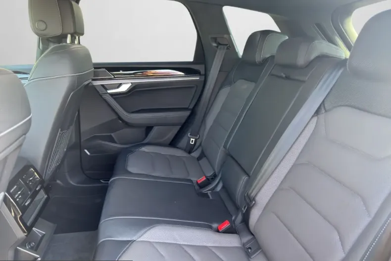 Volkswagen Touareg din 2023 cu 76.600 km - oferta VOL241115 - foto 13
