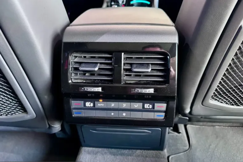 Volkswagen Touareg din 2024 cu 28.400 km - oferta VOL241116 - foto 31