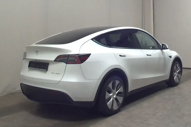 Tesla Model Y din 2023 cu 135.875 km - oferta TES241117 - foto 4