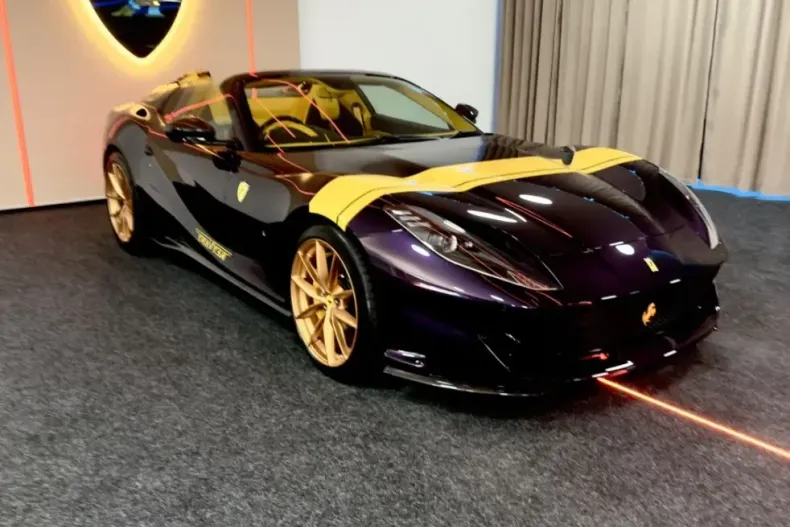 Ferrari 812 din 2023 cu 1.400 km - oferta FER241121 - foto 2