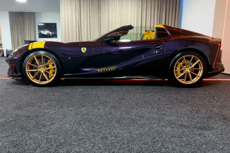 Ferrari 812 din 2023 cu 1.400 km - oferta FER241121 - foto 9