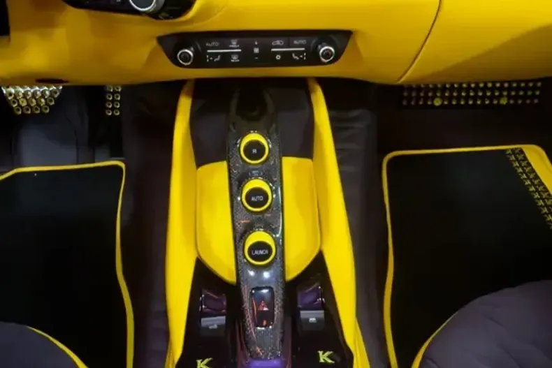 Ferrari 812 din 2023 cu 1.400 km - oferta FER241121 - foto 16