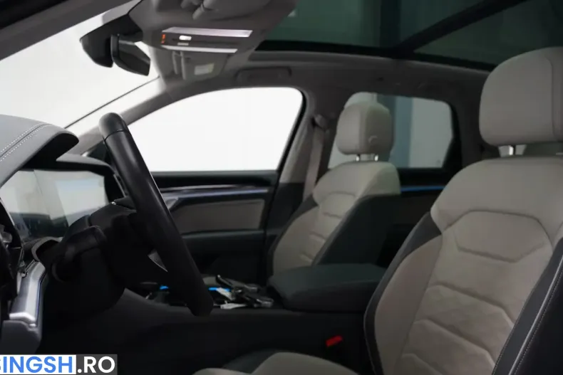 Volkswagen Touareg din 2023 cu 79.900 km - oferta VOL241152 - foto 18