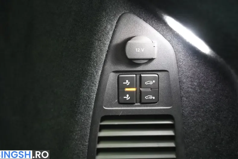 Volkswagen Touareg din 2023 cu 79.900 km - oferta VOL241152 - foto 35