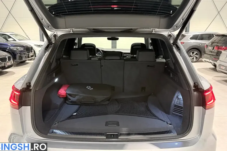 Volkswagen Touareg din 2021 cu 87.666 km - oferta VOL241169 - foto 29