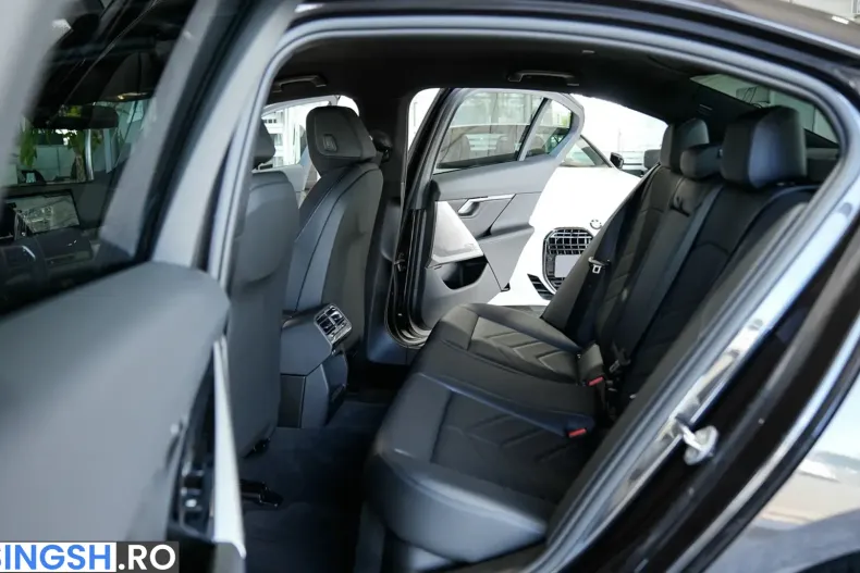 BMW 520 (Seria 5) din 2025 cu 4.431 km - oferta BMW241183 - foto 17