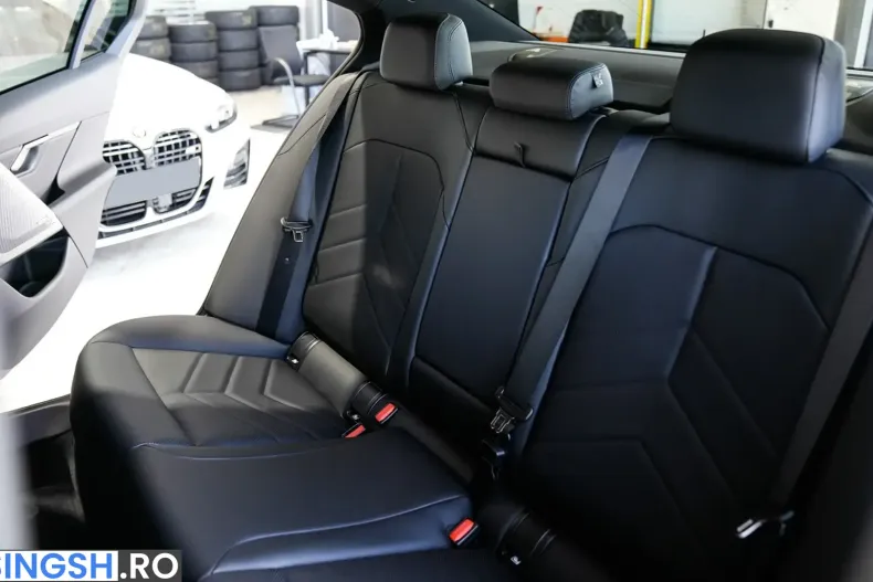 BMW 520 (Seria 5) din 2025 cu 4.431 km - oferta BMW241183 - foto 18