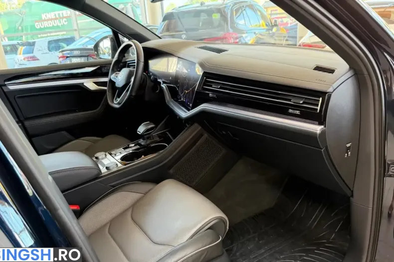 Volkswagen Touareg din 2022 cu 83.940 km - oferta VOL241209 - foto 14