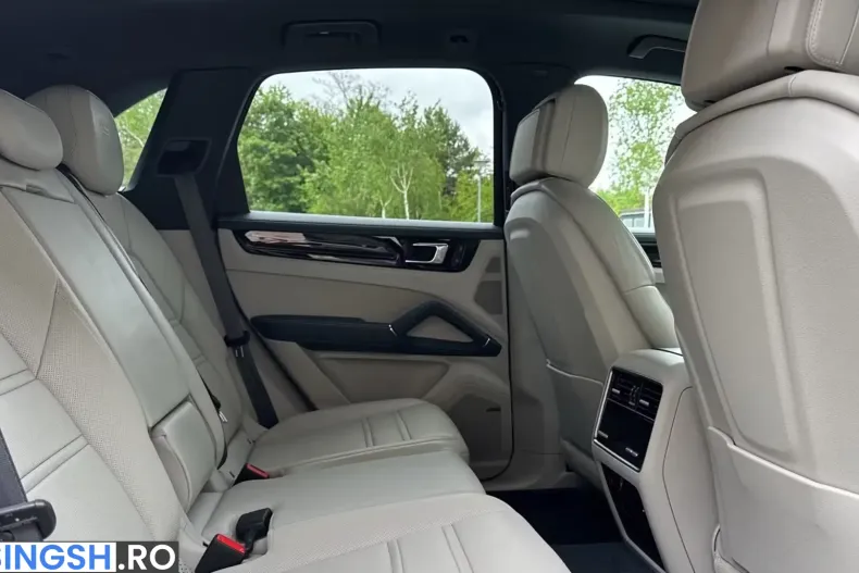 Porsche Cayenne din 2022 cu 37.392 km - oferta POR241243 - foto 14