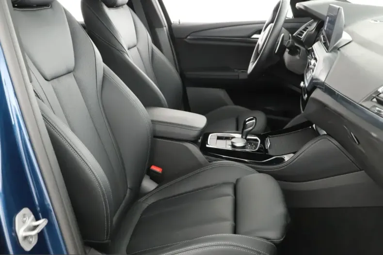 BMW X4 (Seria X) din 2024 cu 9.133 km - oferta BMW241271 - foto 7