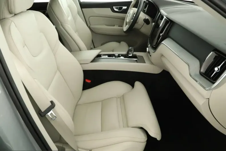 Volvo XC60 din 2023 cu 54.950 km - oferta VOL241272 - foto 7