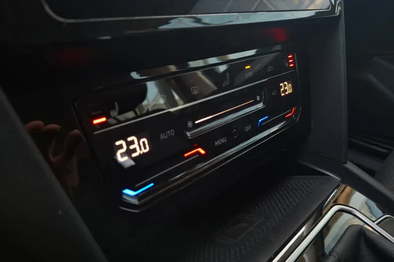 Volkswagen Passat din 2022 cu 114.472 km - oferta VOL241280 - foto 31