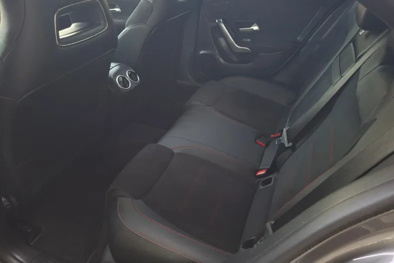 Mercedes-Benz CLA 180 (Clasa CLA) din 2020 cu 106.064 km - oferta MER241281 - foto 15