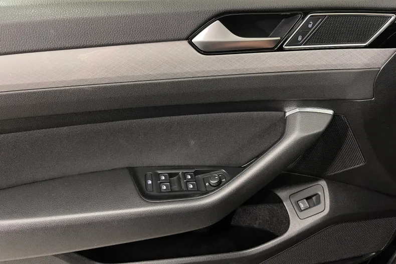 Volkswagen Passat din 2021 cu 109.000 km - oferta VOL241308 - foto 23