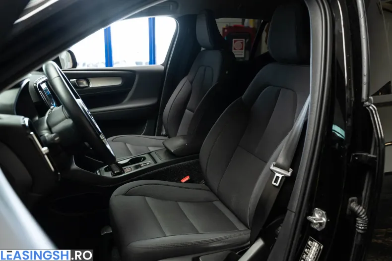 Volvo XC40 din 2020 cu 123.496 km - oferta VOL241329 - foto 5