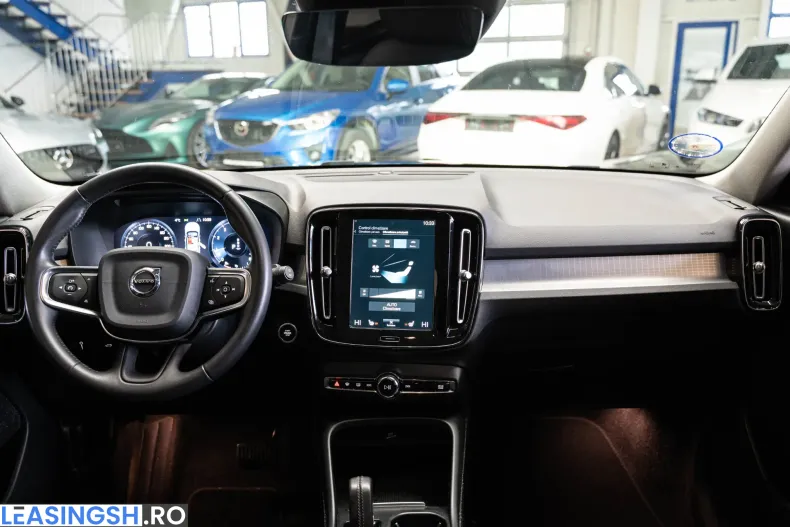 Volvo XC40 din 2020 cu 123.496 km - oferta VOL241329 - foto 8